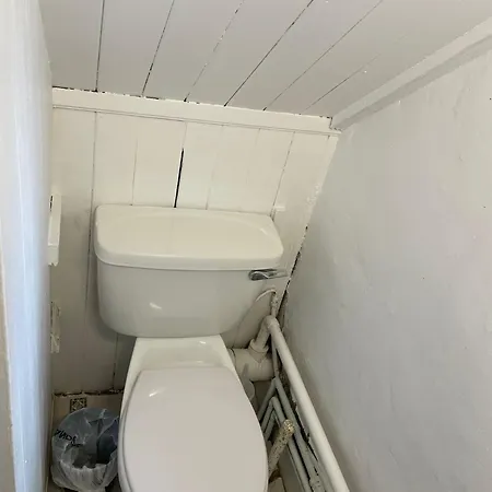 Comfort Triple Near Airport - 1 Privat bolig *