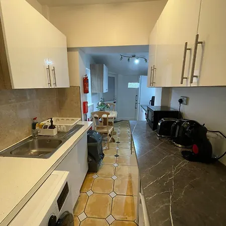 Homestay Comfort Triple Near Airport - 1 Dublin